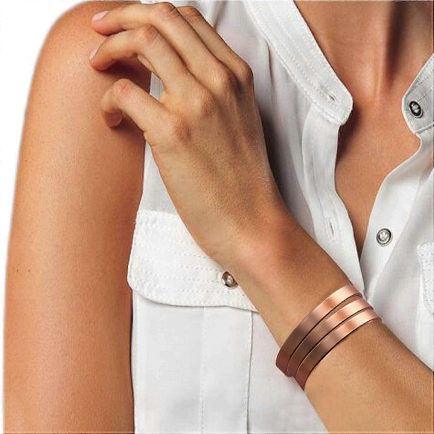 Copper magnetic bracelet by Hlpmedical with 8 magnets, designed to relieve arthritis, carpal tunnel, and joint pain for men and women.