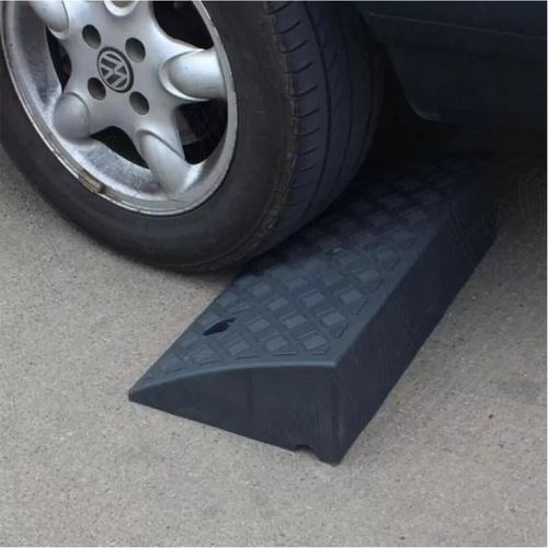 Hlpmedical heavy duty kerb curb ramp for trucks, wheelchairs, cars, and motorbikes, used as automotive loading ramp accessory.