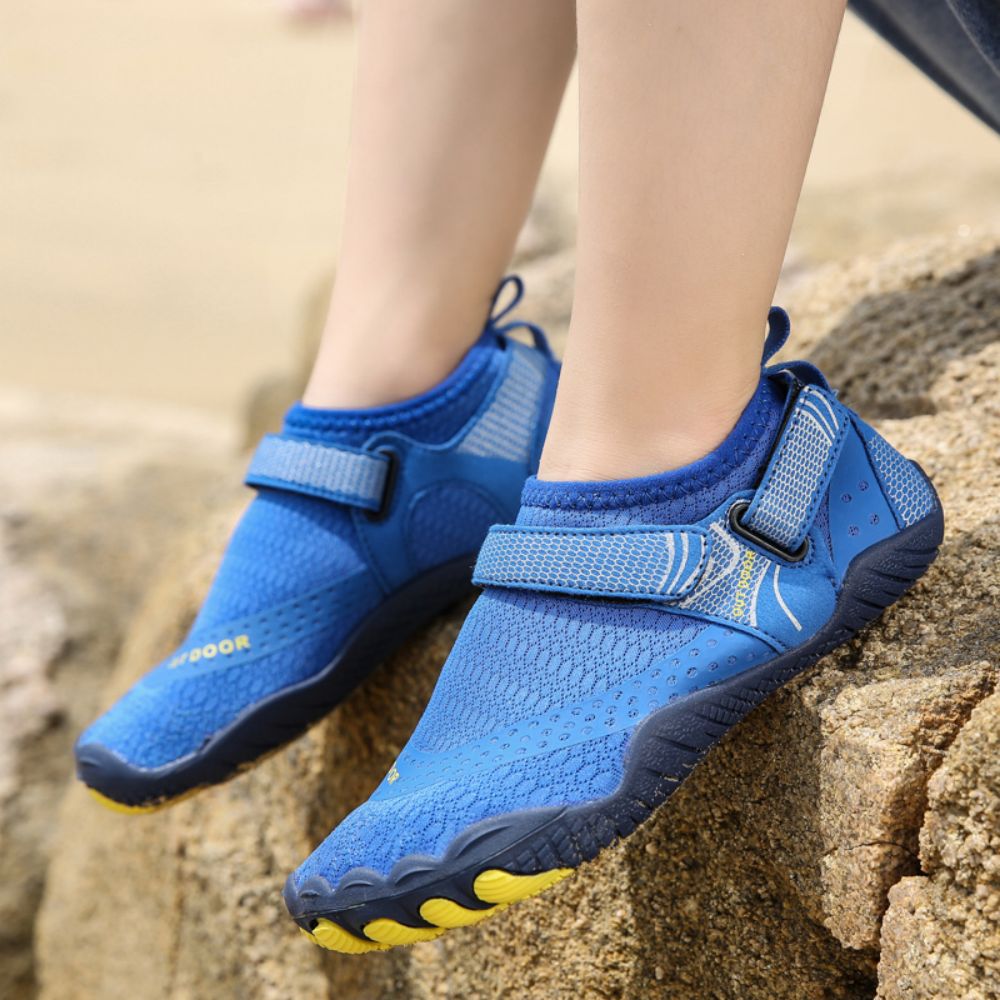 Kids water shoes by Hlpmedical, barefoot quick-dry aqua sports shoes for boys and girls in Klein blue, size US4 EU36.