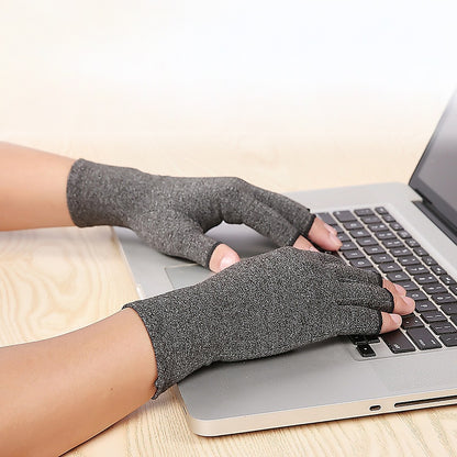 Medium arthritis gloves compression support brace for fingers, hand, and wrist by Hlpmedical, designed to relieve joint pain.