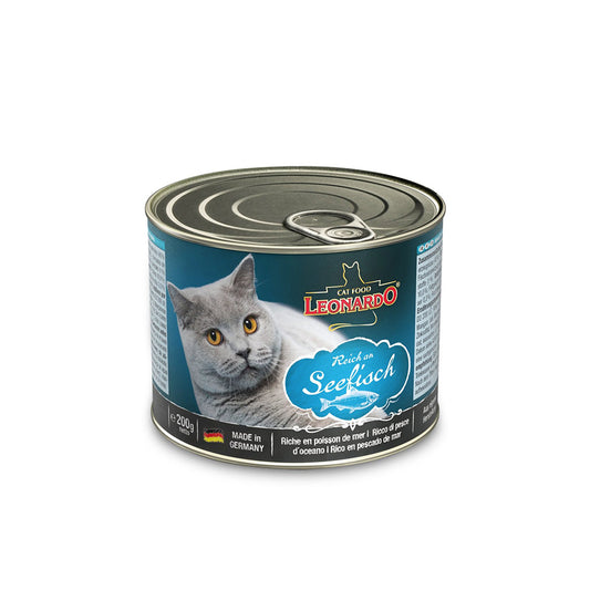 Canned Leonardo Oceanfish cat food in six 200g cans, rich in oceanfish, for healthy feline nutrition, by Hlpmedical.